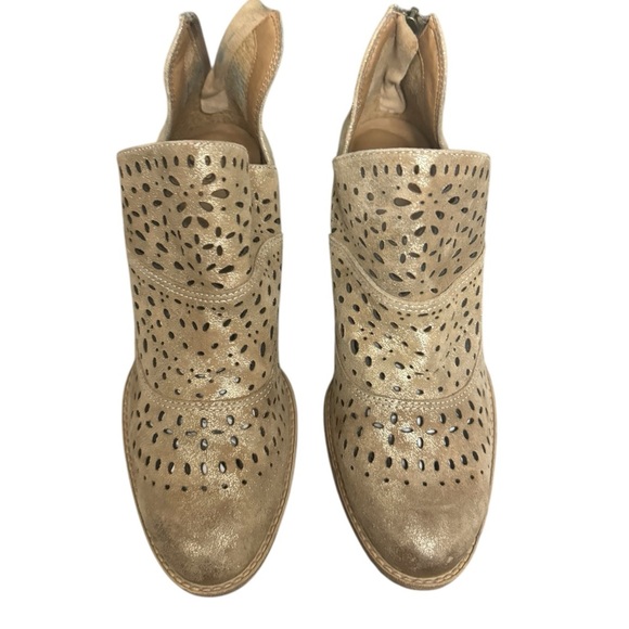 Sofft Wyoming Laser Cut Metallic Bootie Size 7.5 - Picture 2 of 5